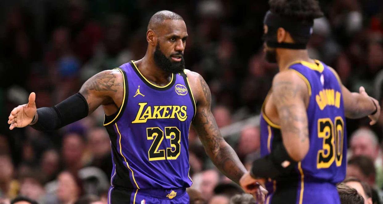 湖人队跟火箭比赛